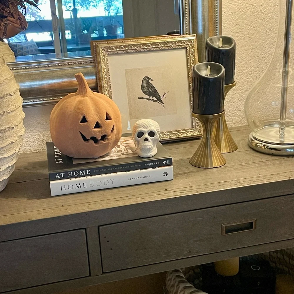 Color Changing Light-Up LED Skull - Picture 2 of 9